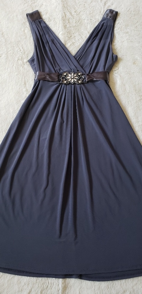 Sleeveless grey~ish dress